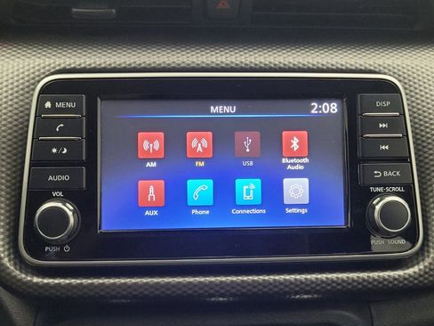 Used 2020 Nissan Kicks S image 25