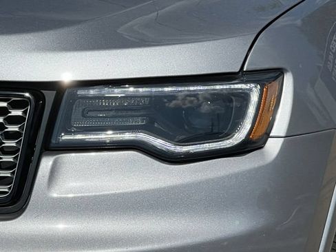 Used 2021 Jeep Grand Cherokee Laredo X AWD/4WD image 40