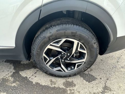 Certified 2023 Kia Sportage LX image 17