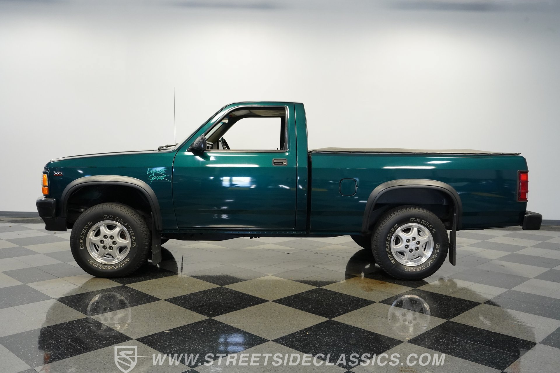 Used 1995 Dodge Dakota Sport AWD/4WD image 2