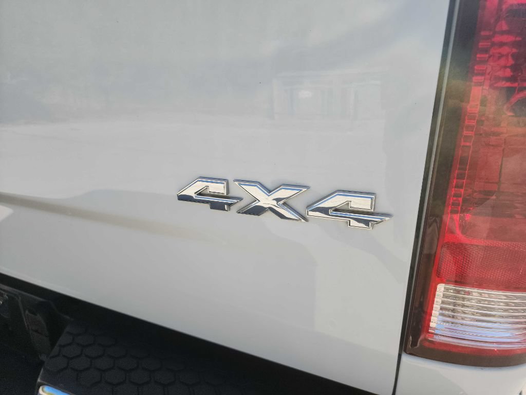 Used 2016 RAM 2500 Tradesman w/ Chrome Appearance Group AWD/4WD image 9