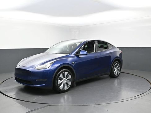 Used 2023 Tesla Model Y Long Range AWD/4WD image 3