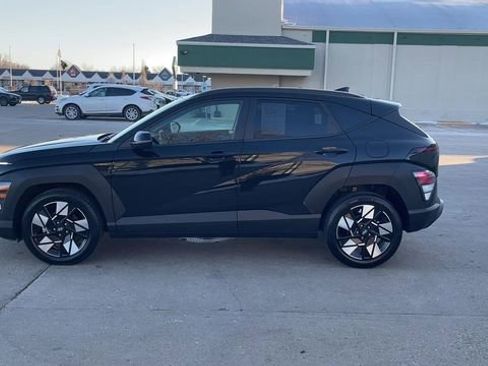 Used 2025 Hyundai Kona SEL image 5
