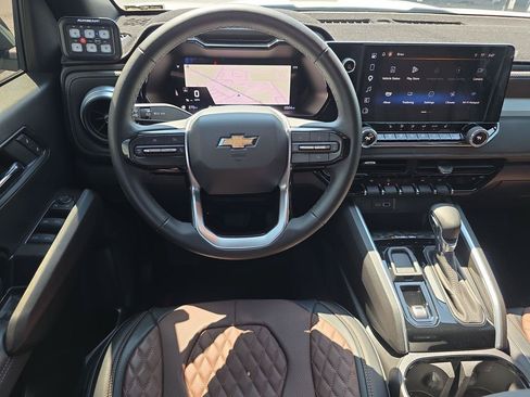 Used 2024 Chevrolet Colorado LT w/ LT Convenience Package II RWD image 6