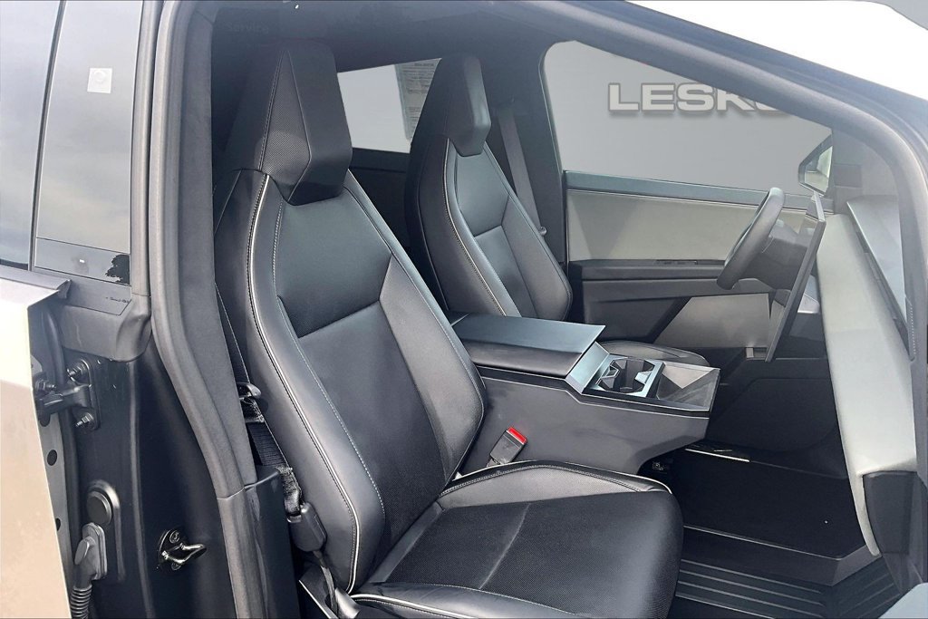 Used 2025 Tesla Cybertruck AWD Crew Cab image 7