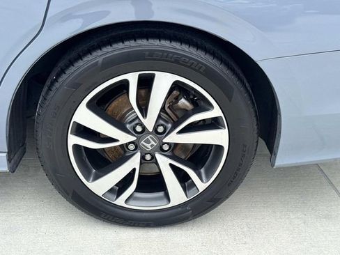 Used 2024 Honda Odyssey Touring image 4