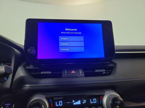 Used 2025 Toyota RAV4 XSE w/ Weather Package AWD/4WD image 19