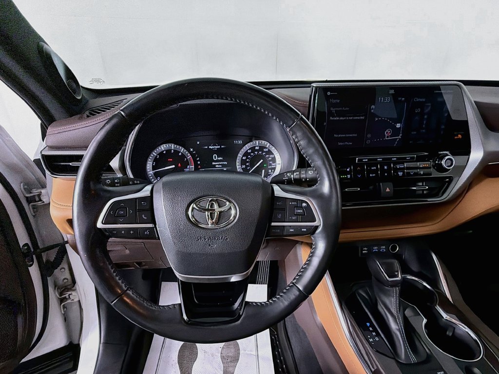 Used 2022 Toyota Highlander Platinum AWD/4WD image 11