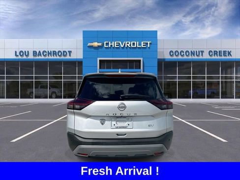 Used 2023 Nissan Rogue SV image 7