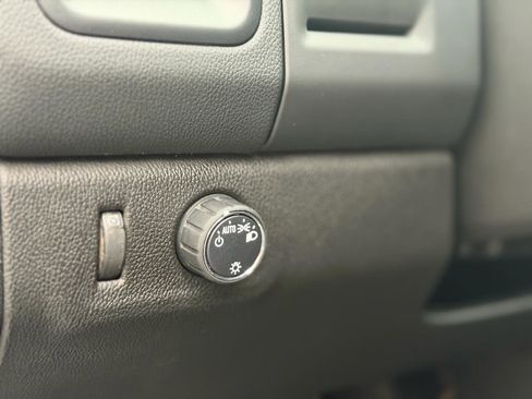 Used 2021 Chevrolet Colorado LT w/ Fleet Safety Package image 19