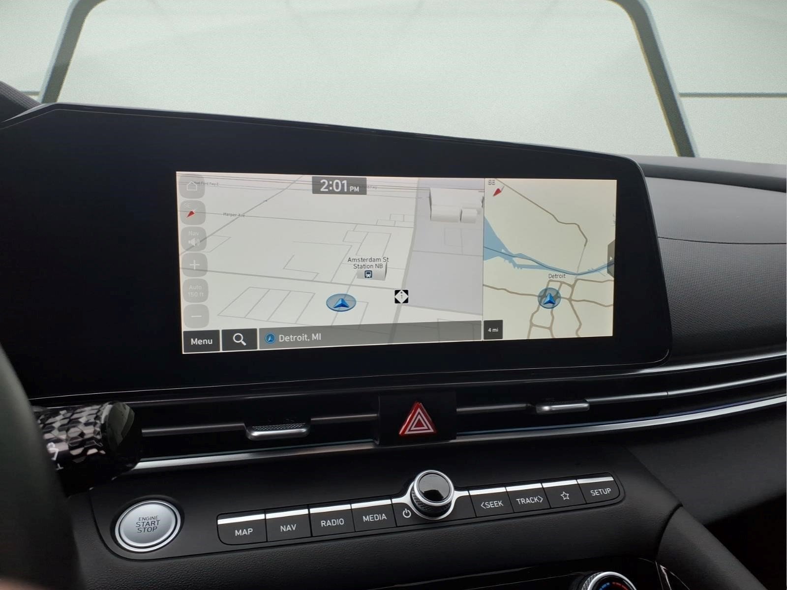 Used 2025 Hyundai Elantra Limited FWD image 16