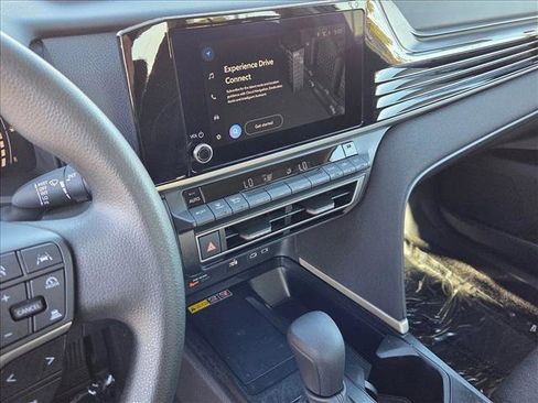 Used 2025 Toyota Camry LE image 14