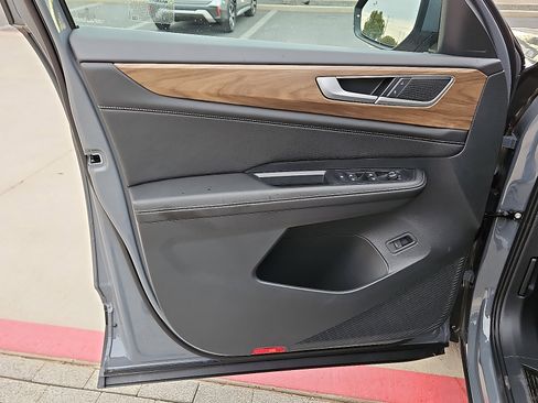 New 2026 Volkswagen Atlas SE image 14