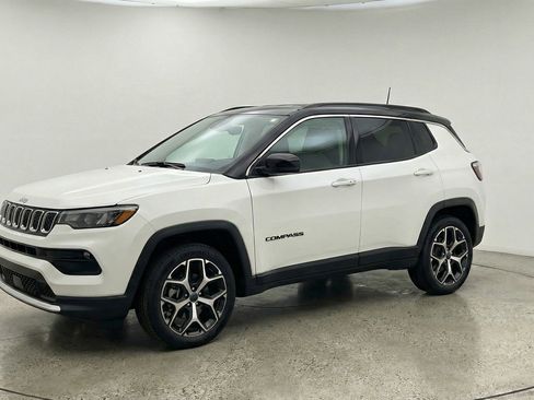 Used 2025 Jeep Compass Limited AWD/4WD image 3