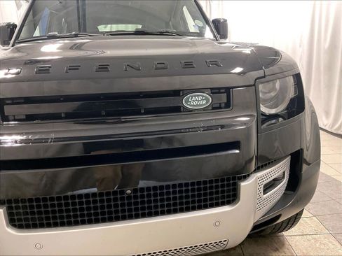 Used 2025 Land Rover Defender 110 S image 33