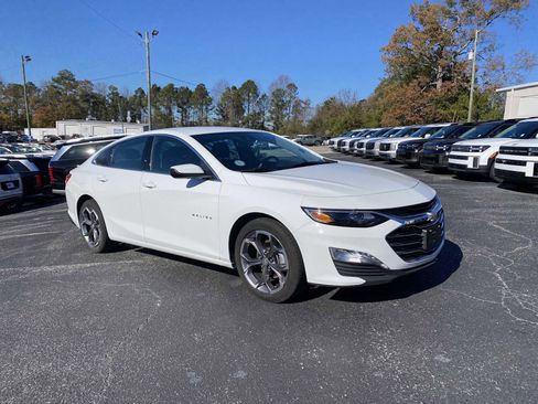 Used 2024 Chevrolet Malibu LT image 1