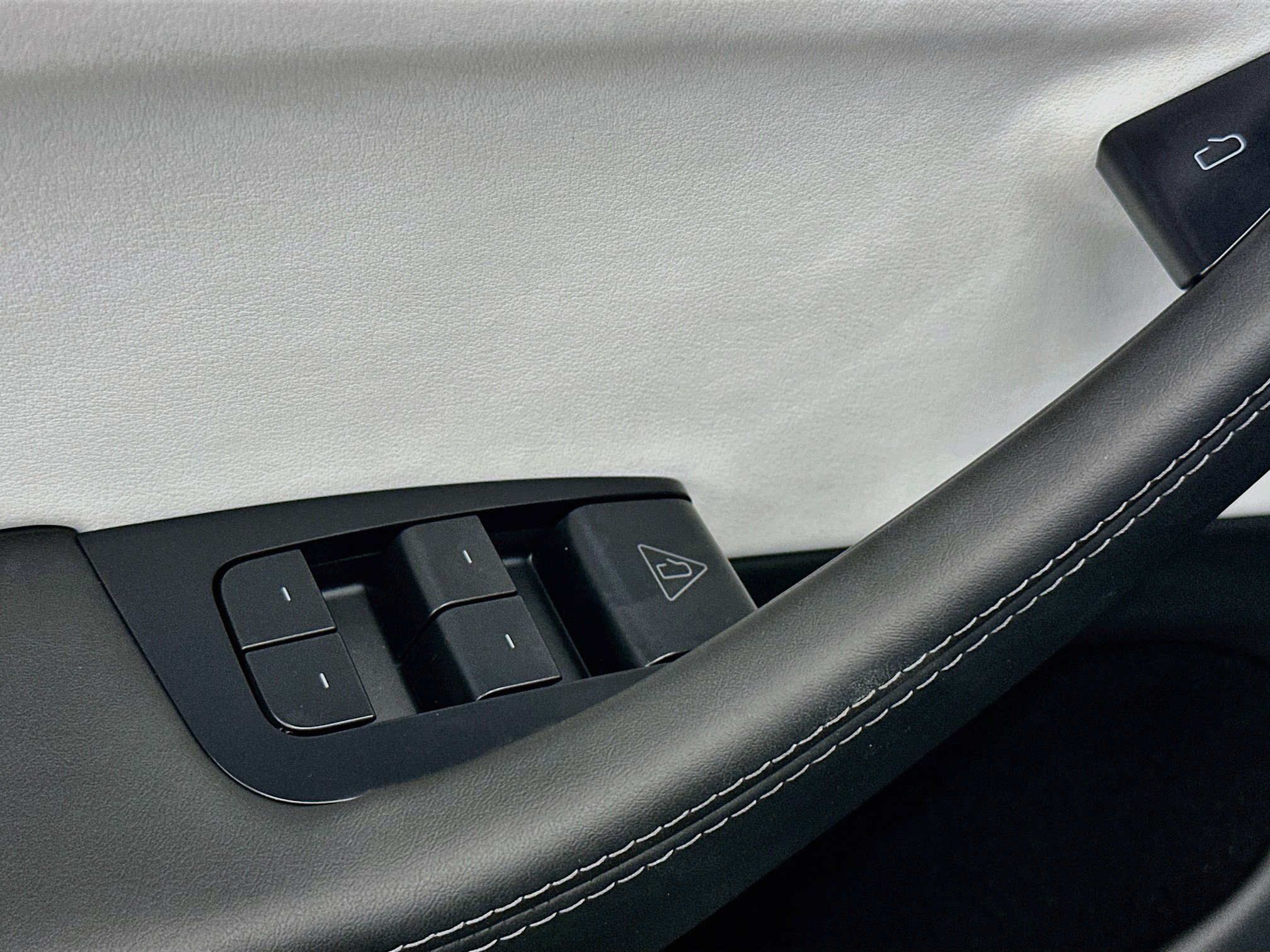 Used 2026 Tesla Model Y AWD image 15