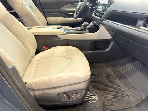 Used 2025 Toyota Grand Highlander AWD Hybrid image 11