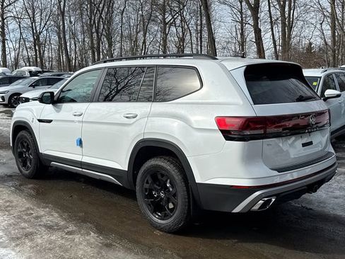 New 2026 Volkswagen Atlas Peak Edition image 5