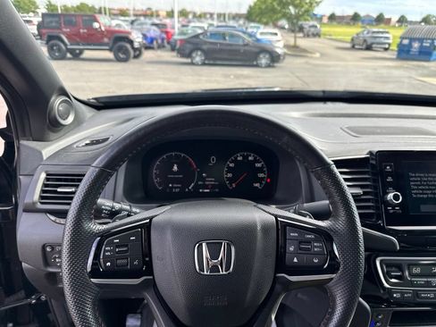 Certified 2024 Honda Ridgeline Black Edition image 11