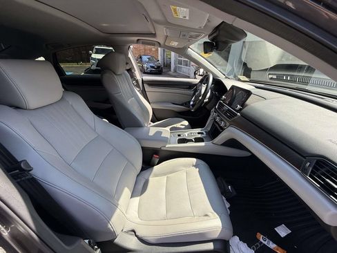 Used 2018 Honda Accord EX-L image 5