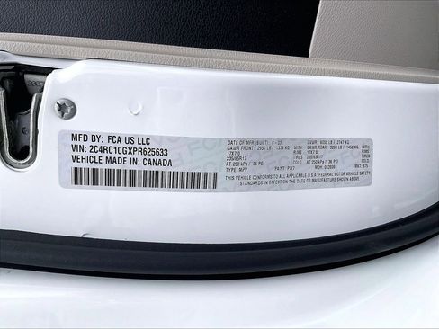 Used 2023 Chrysler Voyager LX image 30