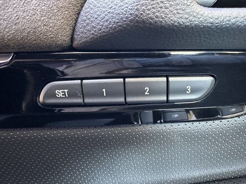 Used 2014 Chevrolet SS image 33