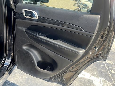 Used 2020 Jeep Grand Cherokee Laredo image 14