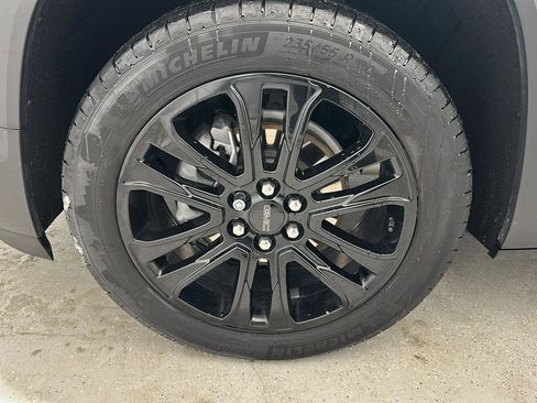 Used 2023 GMC Acadia SLE w/ Driver Convenience Package image 31