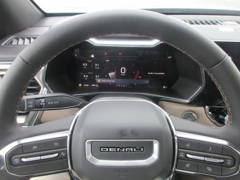 New 2026 GMC Canyon Denali image 18