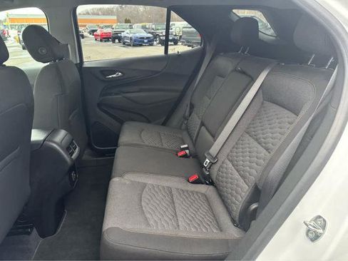 Used 2021 Chevrolet Equinox LT image 25
