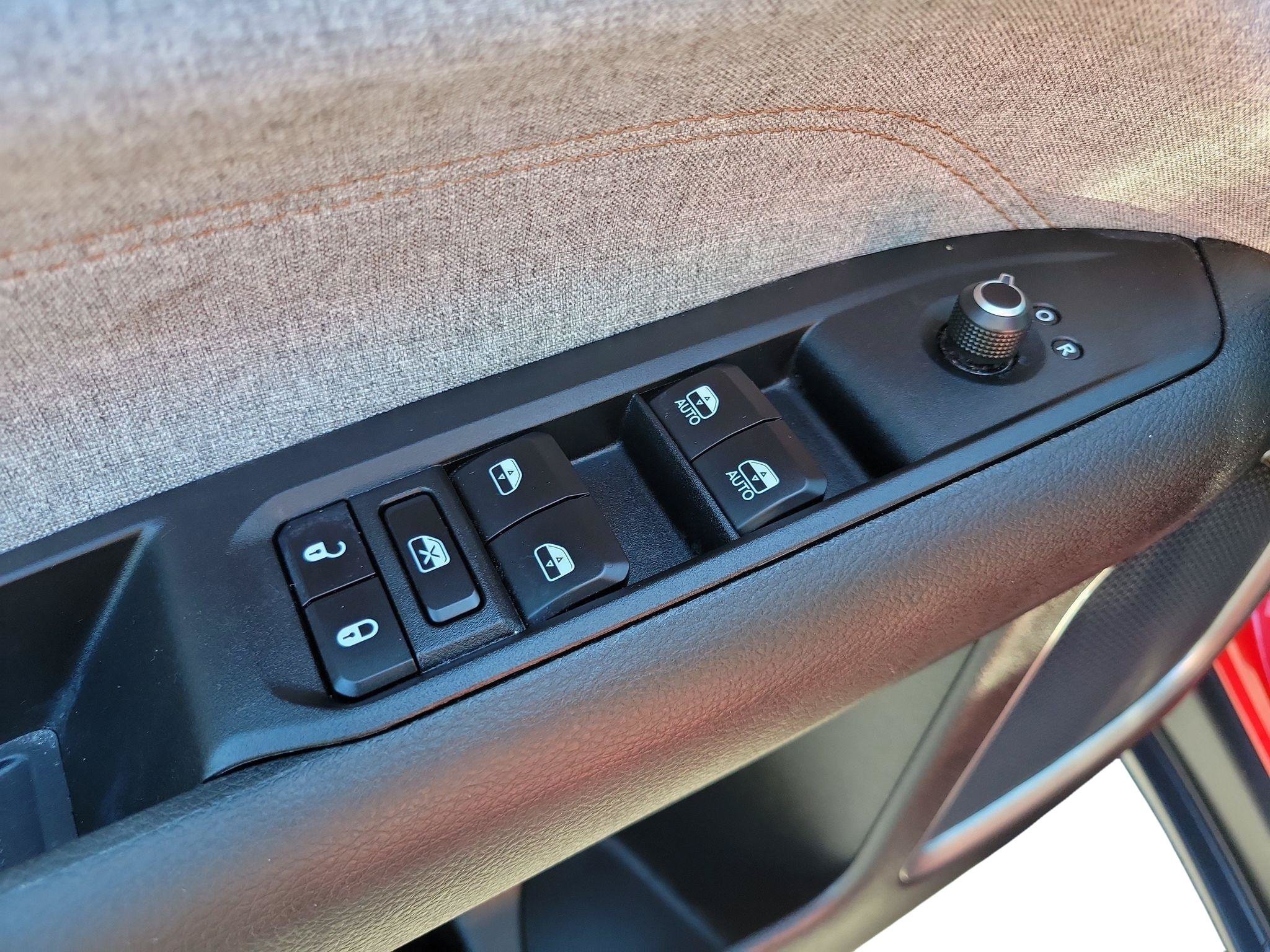 Used 2023 Jeep Compass Latitude AWD/4WD image 9