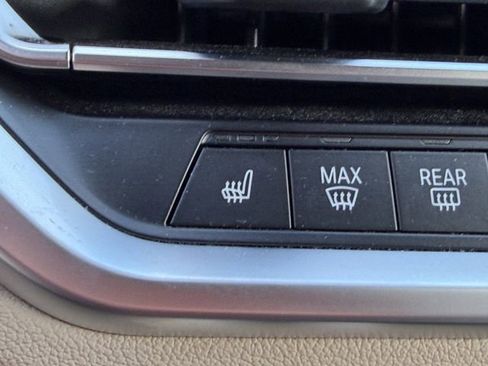 Used 2020 BMW 330i xDrive Sedan w/ Premium Package image 21