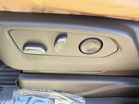 Certified 2022 Cadillac Escalade ESV Sport w/ Touring Package image 20