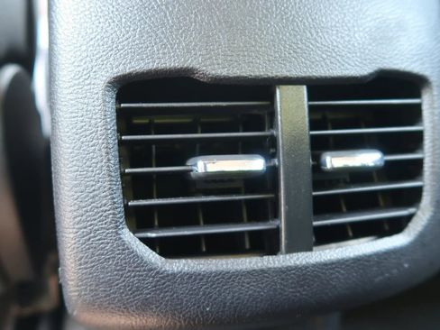 Used 2019 Ford Fusion SE FWD image 41
