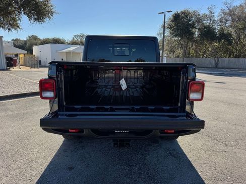 Used 2023 Jeep Gladiator Rubicon w/ Trailer Tow Package AWD/4WD image 14