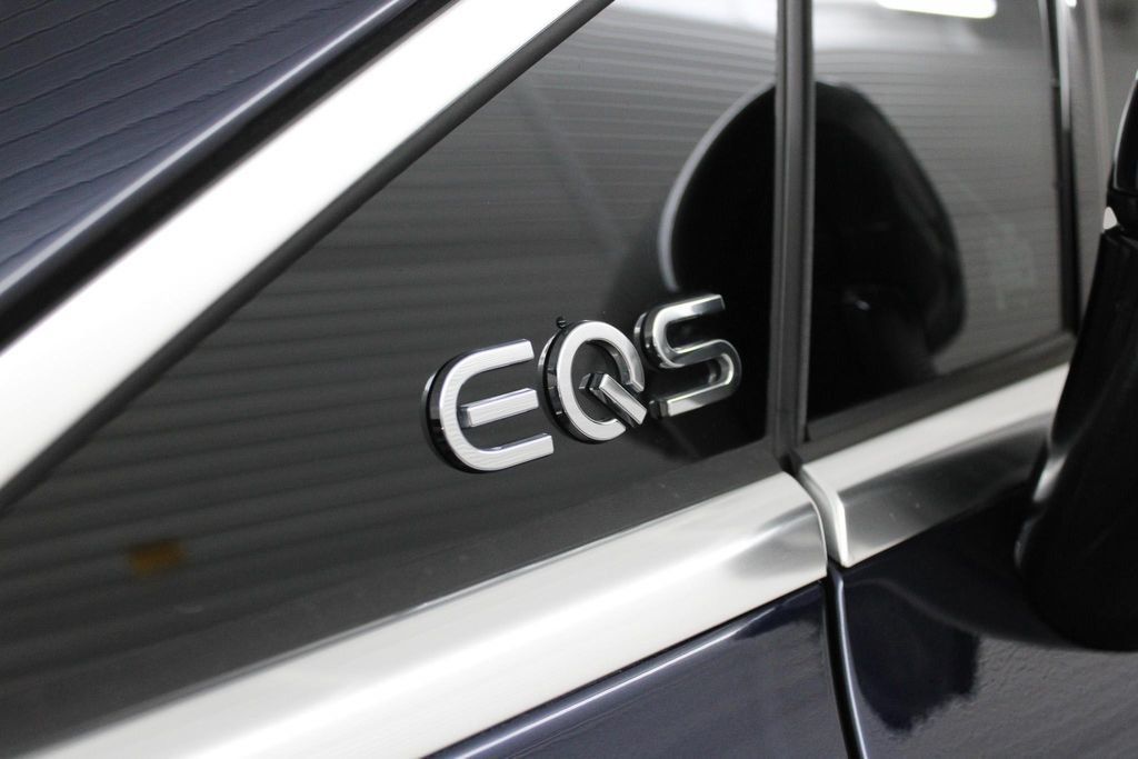 Used 2023 Mercedes-Benz EQS 580 4MATIC Sedan image 40