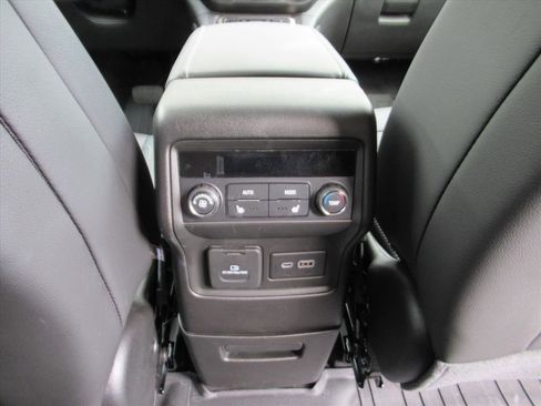 Used 2023 GMC Acadia Denali w/ Denali Ultimate Package image 33