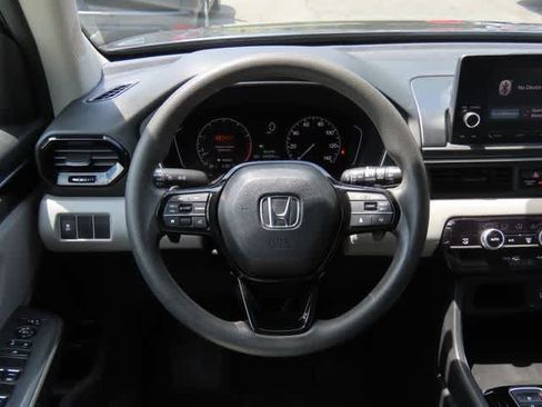 Certified 2023 Honda Pilot LX image 20