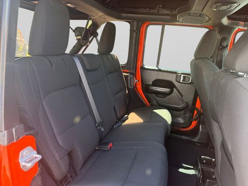 Certified 2019 Jeep Wrangler Unlimited Sport S AWD/4WD image 18