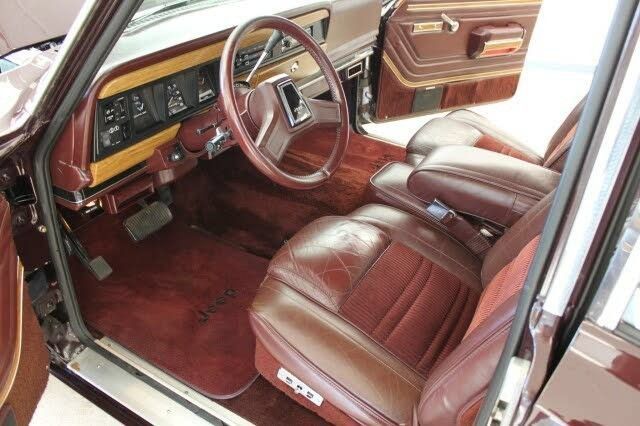 Used 1989 Jeep Grand Wagoneer AWD/4WD image 6