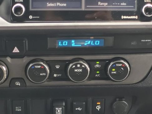 Used 2023 Toyota Tacoma TRD Off-Road AWD/4WD image 17