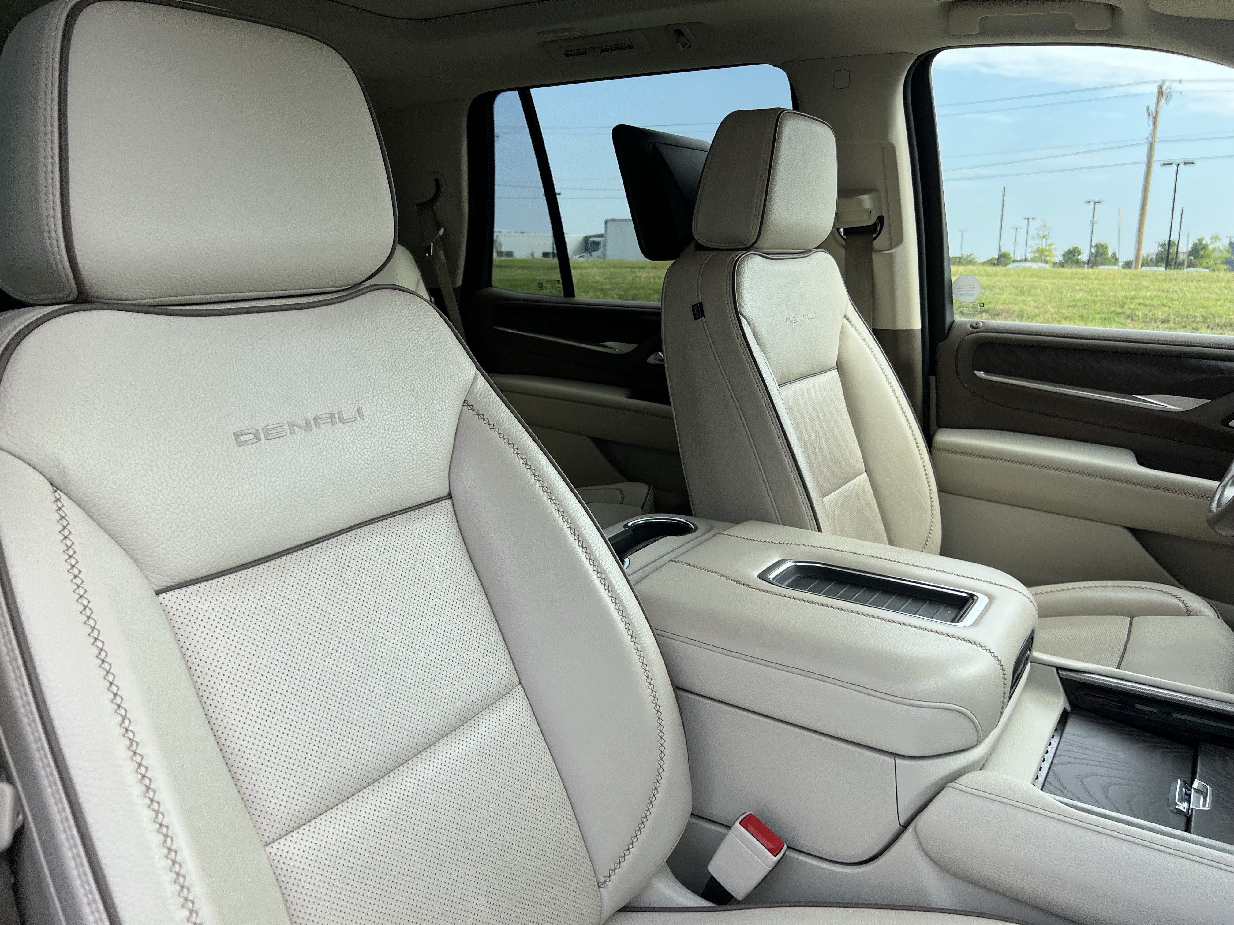 Used 2023 GMC Yukon Denali w/ Denali Reserve Package AWD/4WD image 35