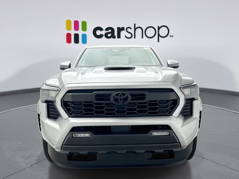 Used 2024 Toyota Tacoma TRD Sport AWD/4WD image 8