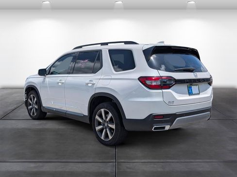 Used 2025 Honda Pilot Elite image 3