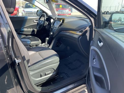 Used 2017 Hyundai Santa Fe Limited image 32