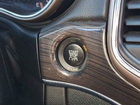 Used 2015 Jeep Grand Cherokee Overland AWD/4WD image 29