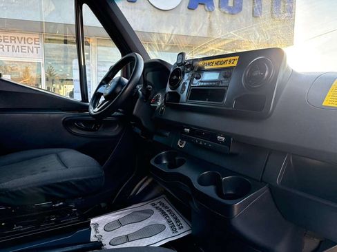 Used 2019 Mercedes-Benz Sprinter 170 image 27
