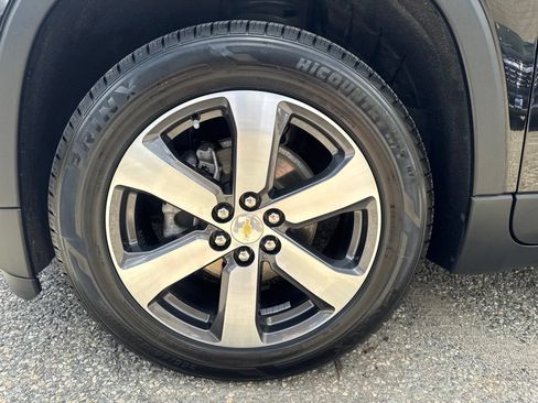 Used 2021 Chevrolet Traverse LT w/ LT Premium Package AWD/4WD image 43