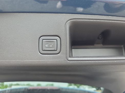 Certified 2024 GMC Terrain SLE w/ Driver Convenience Package FWD image 14